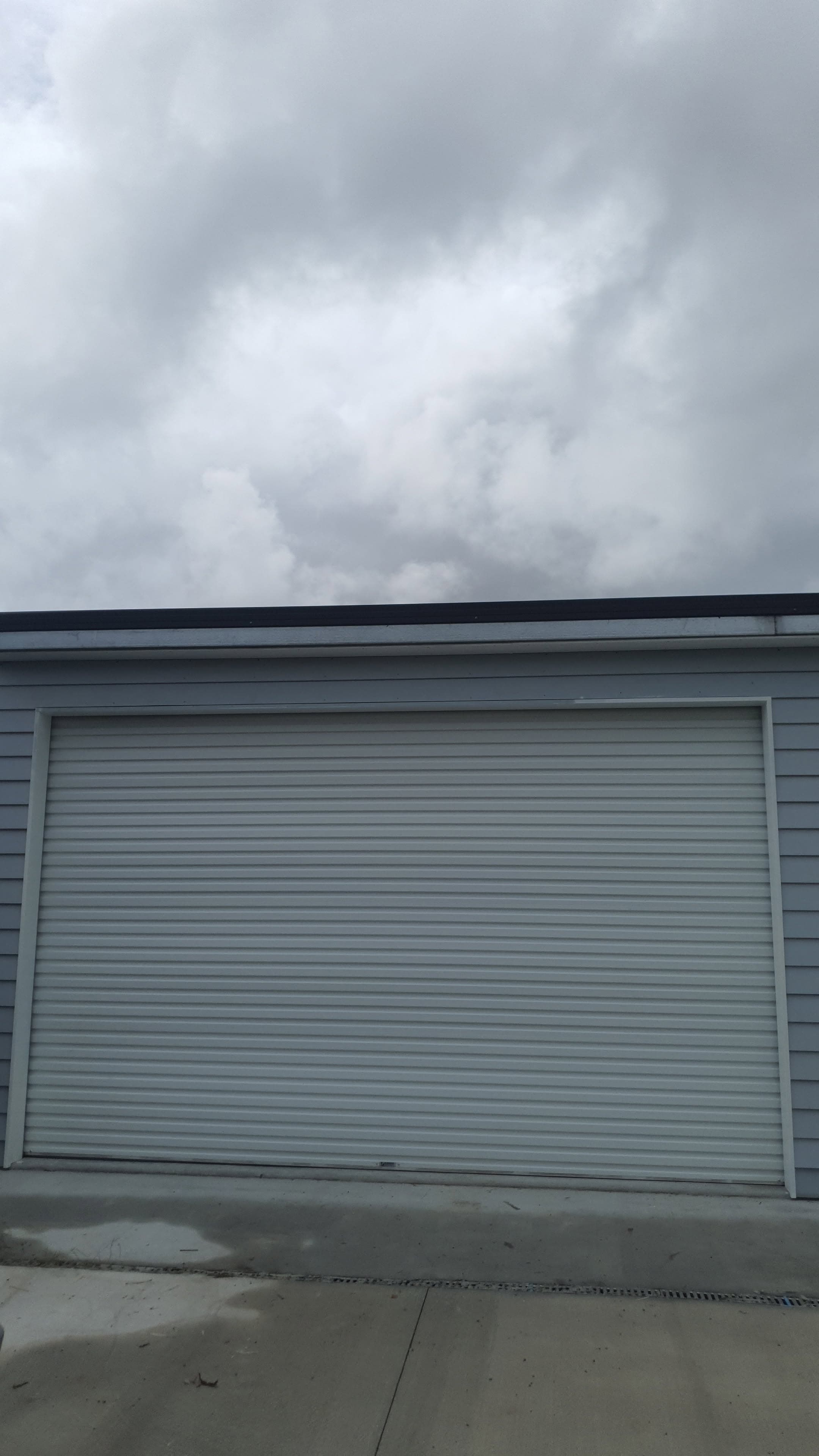 Automatic garage door fitted on the Sunshine Coast